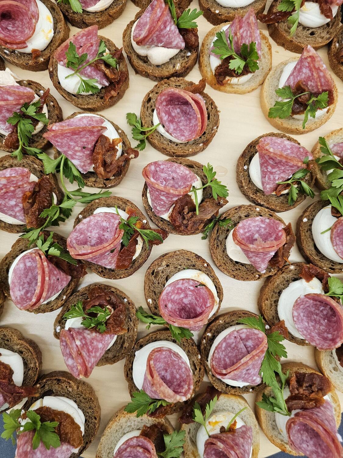 Kanapeczki z salami i serem z kuchni byJelonek